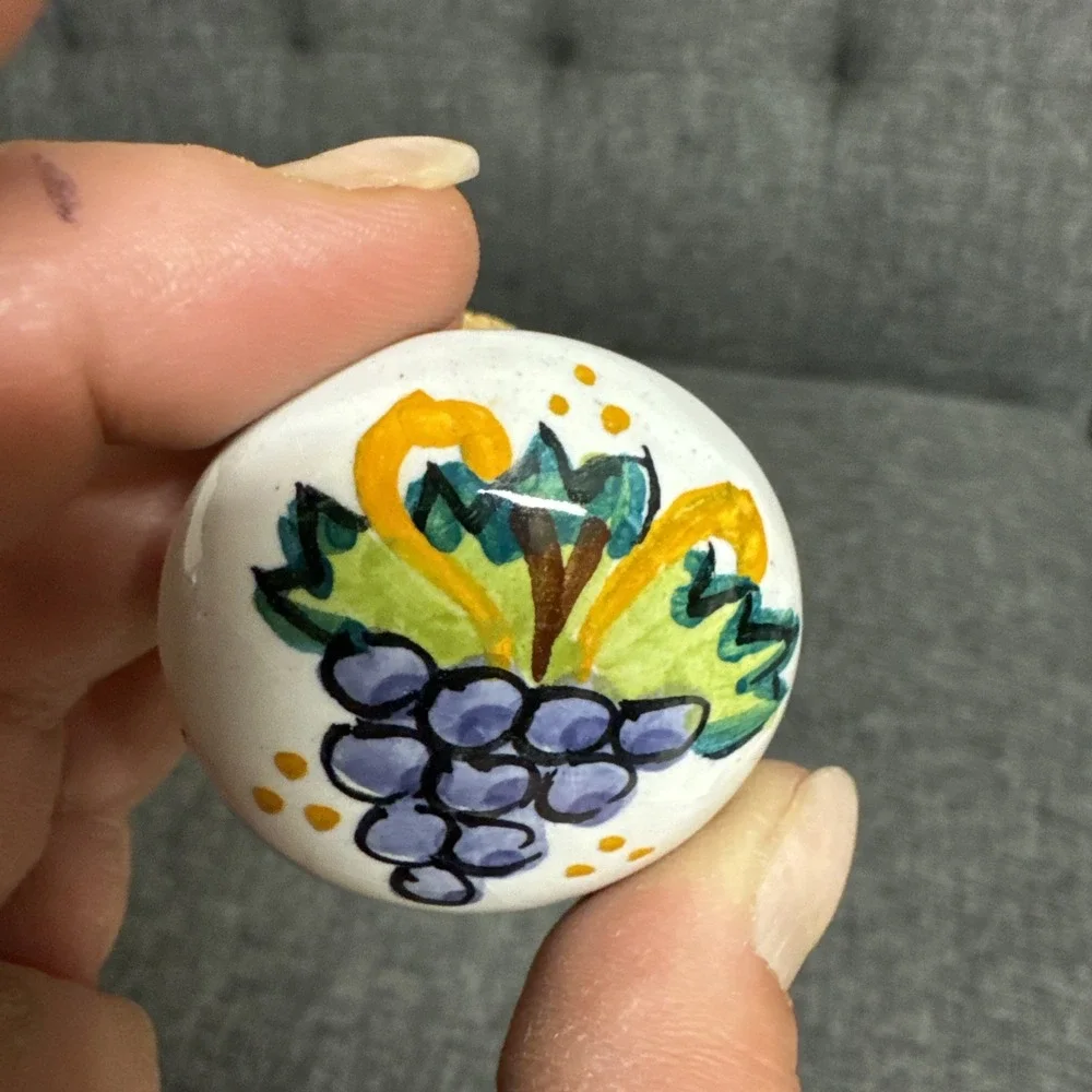 Hand Painted Ceramic Wine Bottle Stopper Vino Chianti Grape Design Italian Decor